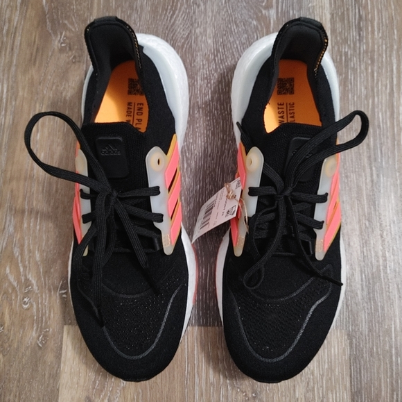 Adidas Ultraboost 22 main image 10